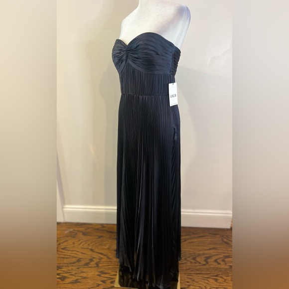 AMUR Belle Dress - Picture 4 of 6